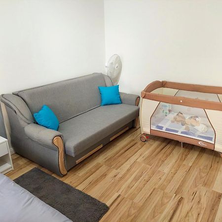Aweshome City Apartment - 3 Bedrooms And Free Parking Ντέμπρετσεν Εξωτερικό φωτογραφία