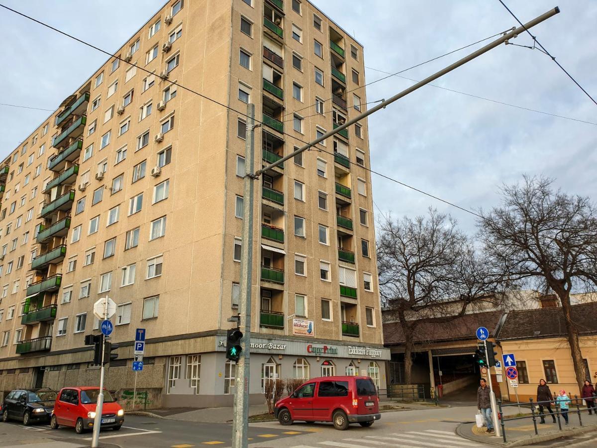 Aweshome City Apartment - 3 Bedrooms And Free Parking Ντέμπρετσεν Εξωτερικό φωτογραφία