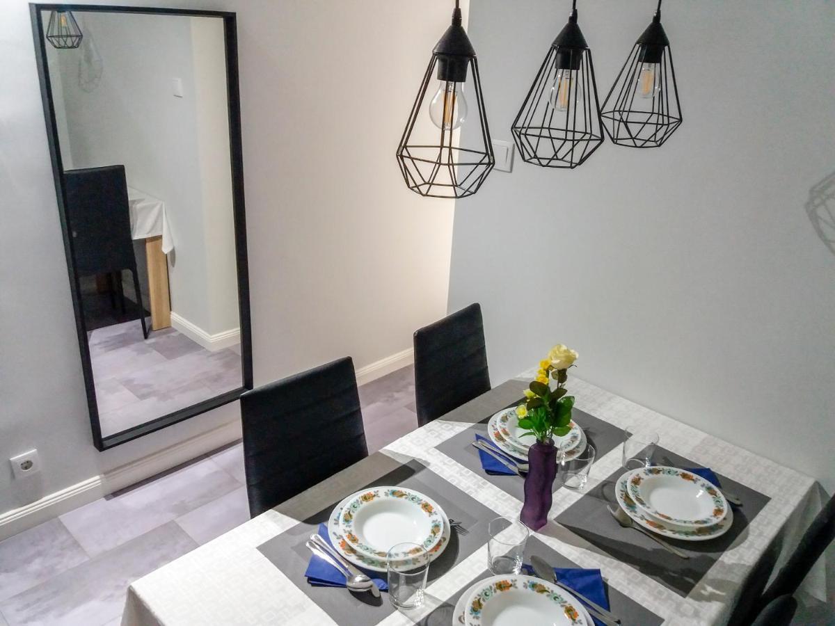 Aweshome City Apartment - 3 Bedrooms And Free Parking Ντέμπρετσεν Εξωτερικό φωτογραφία