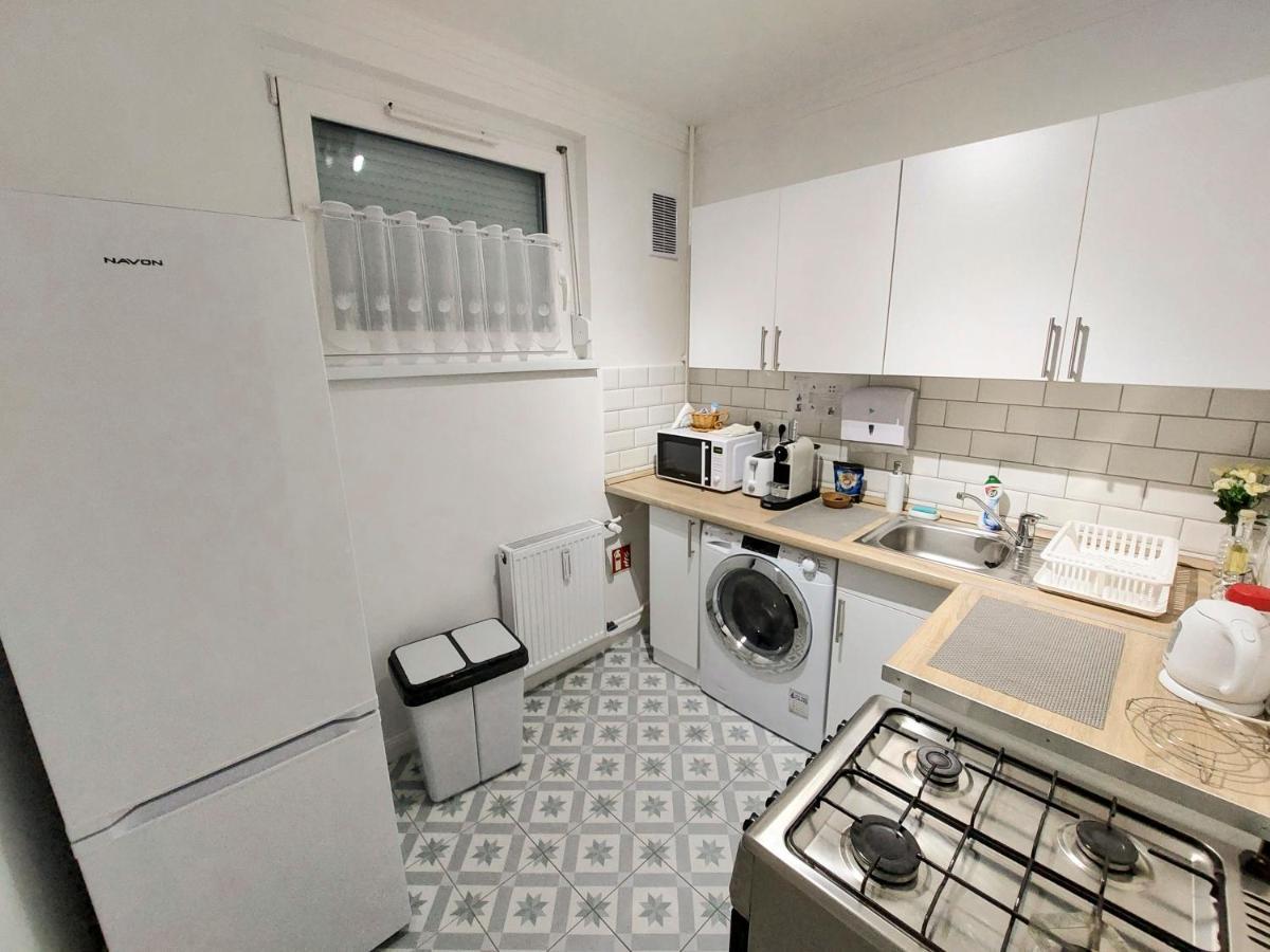 Aweshome City Apartment - 3 Bedrooms And Free Parking Ντέμπρετσεν Εξωτερικό φωτογραφία